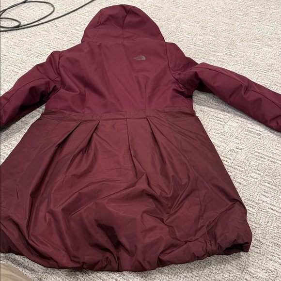 North Face Hooded Warm Jacket - Picture 9 of 10